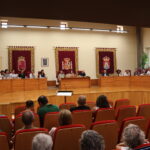 El pleno aprueba la proposición de implantar una UCI en Yecla y muestra su apoyo a la UCO de la Guardia Civil